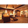 バリ島の高級リゾートホテルをイメージしたアジアンテイスト、ゆったりとした大空間のLDK。自然素材を多用している事例